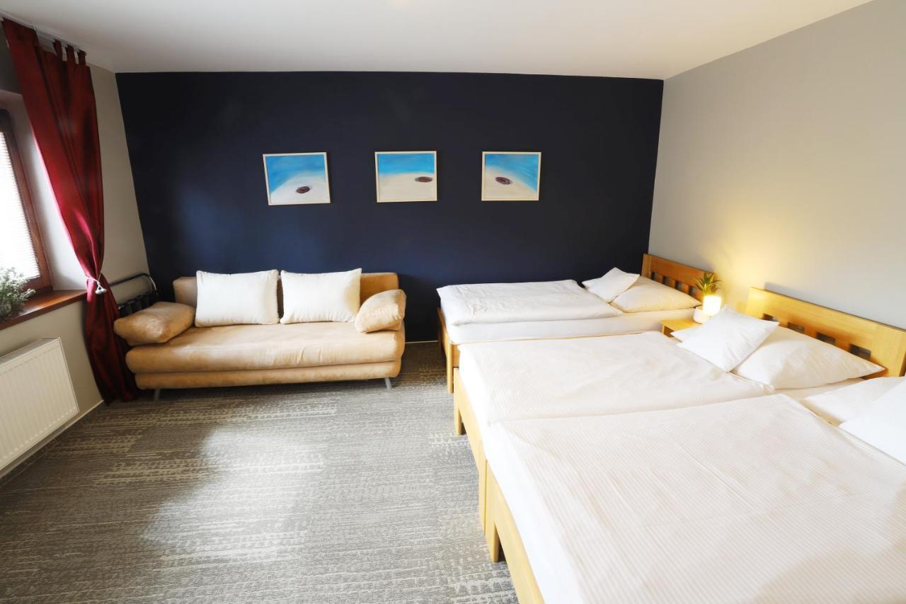 Apart Hotel Jablonec Яблонец над Нисоу Екстериор снимка