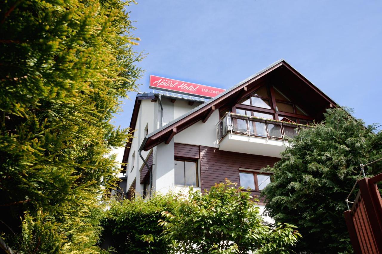 Apart Hotel Jablonec Яблонец над Нисоу Екстериор снимка