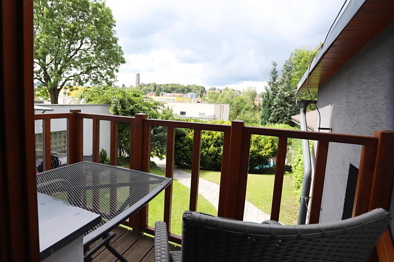 Apart Hotel Jablonec Яблонец над Нисоу Екстериор снимка