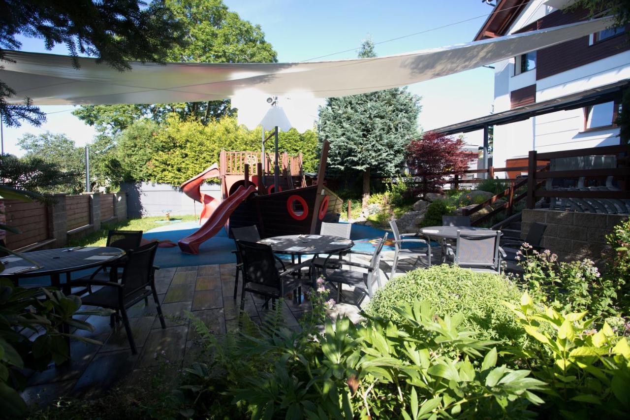 Apart Hotel Jablonec Яблонец над Нисоу Екстериор снимка