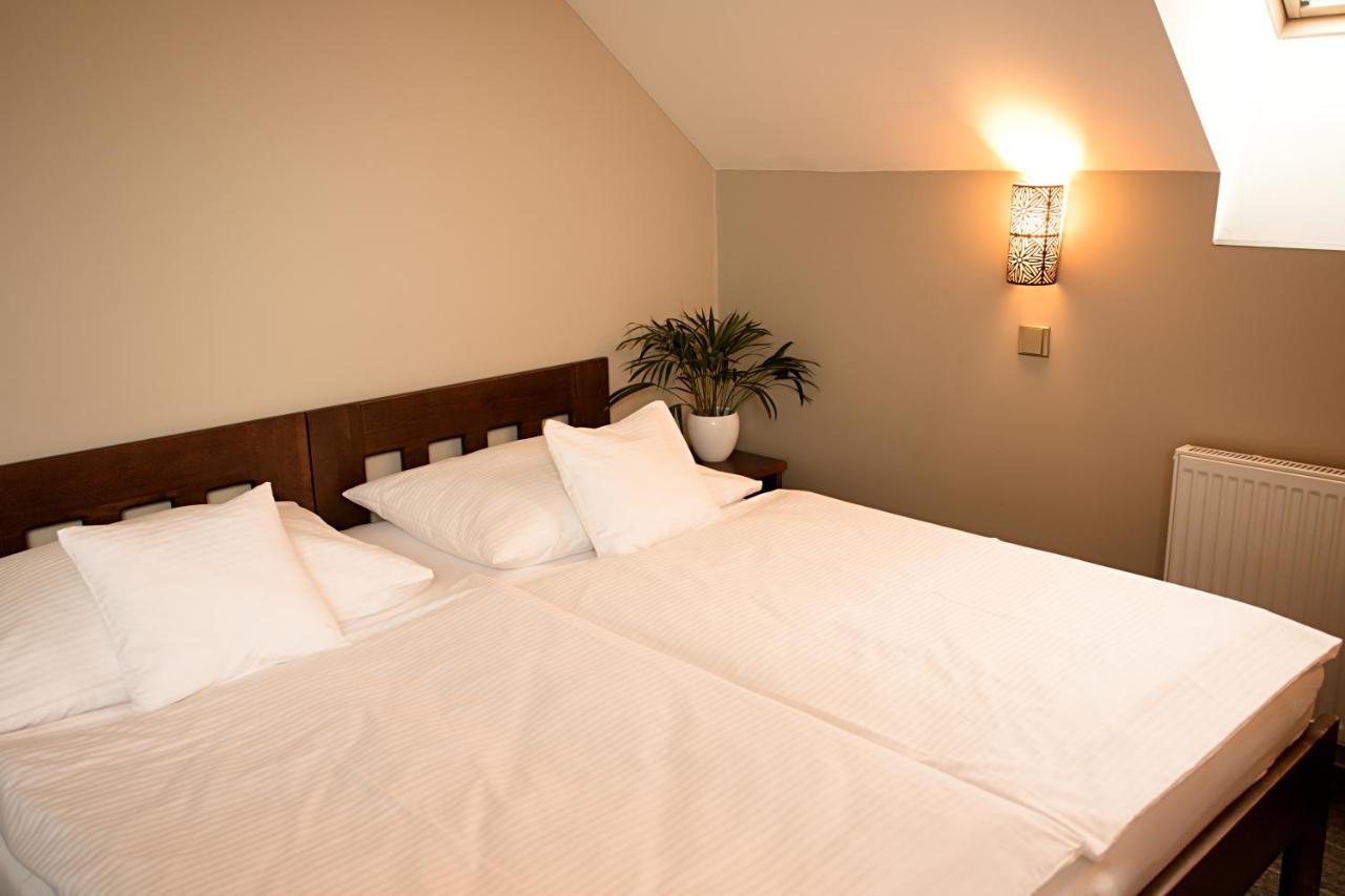 Apart Hotel Jablonec Яблонец над Нисоу Екстериор снимка