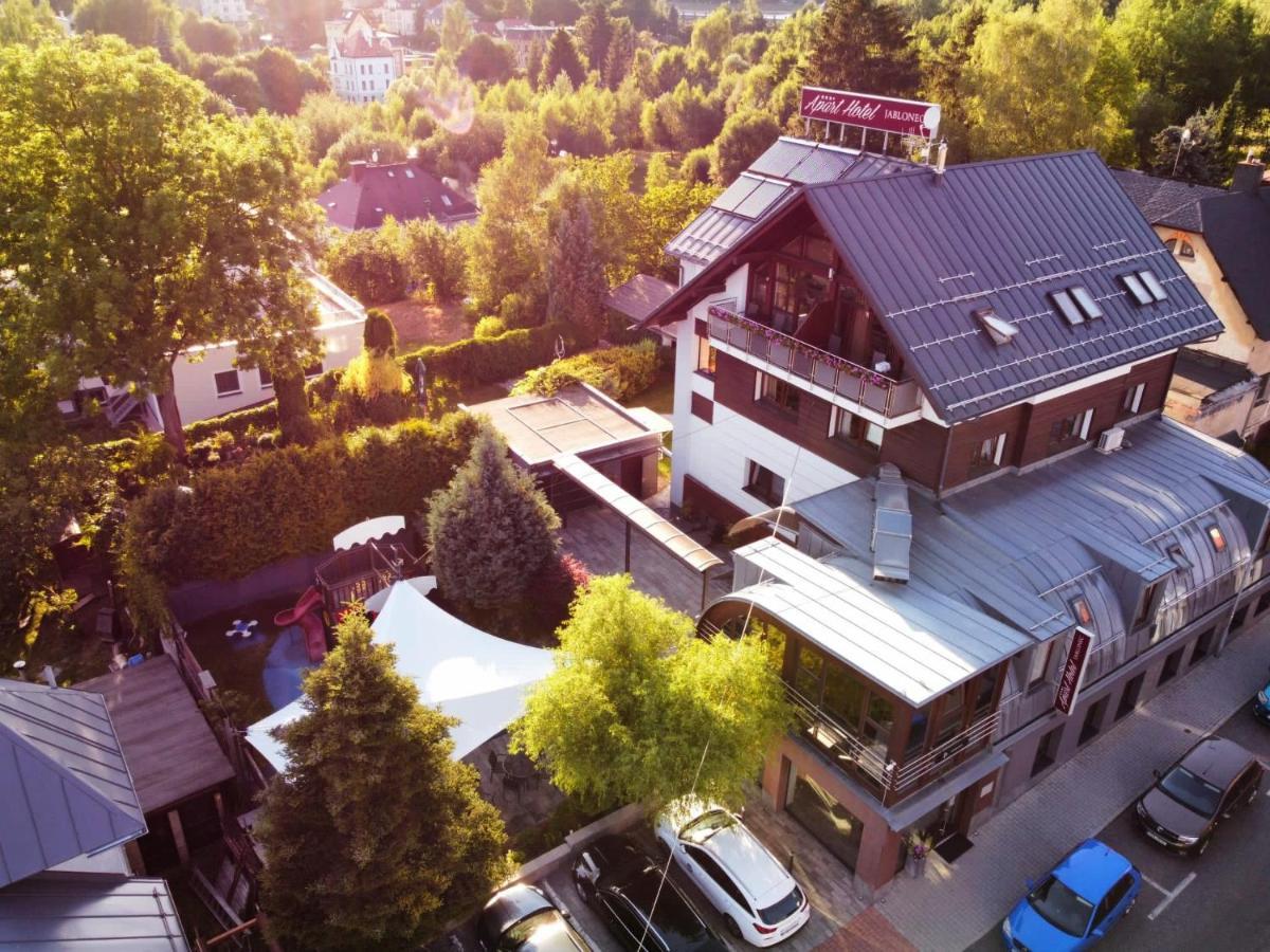 Apart Hotel Jablonec Яблонец над Нисоу Екстериор снимка