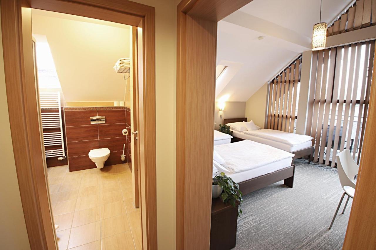 Apart Hotel Jablonec Яблонец над Нисоу Екстериор снимка
