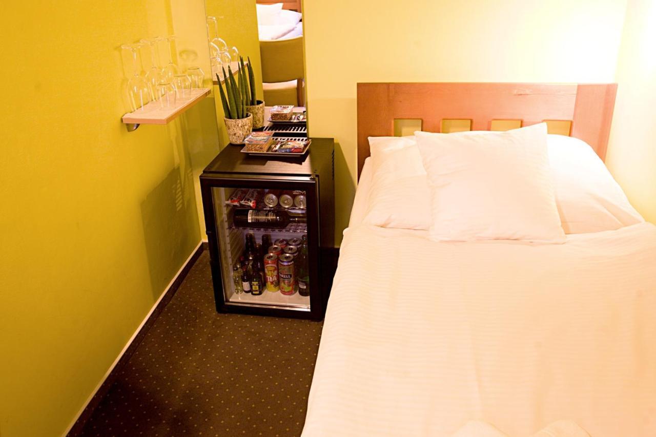 Apart Hotel Jablonec Яблонец над Нисоу Екстериор снимка