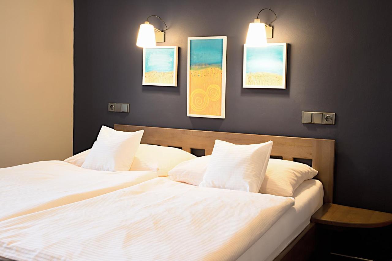 Apart Hotel Jablonec Яблонец над Нисоу Екстериор снимка