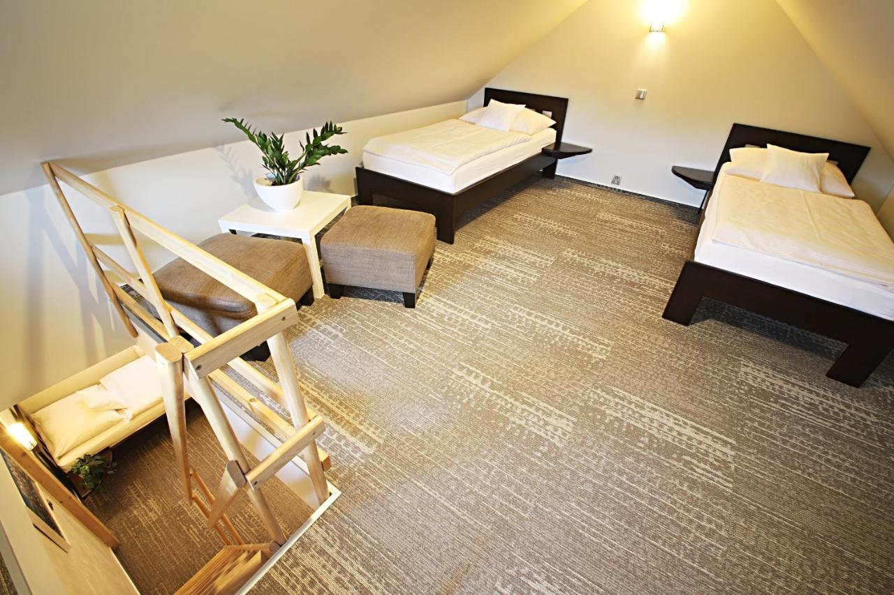 Apart Hotel Jablonec Яблонец над Нисоу Екстериор снимка